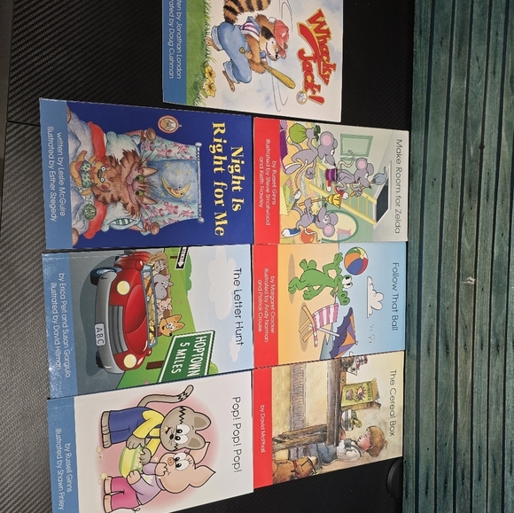 Hooked on phonics learn to read 7 reader books - Picture 10 of 10